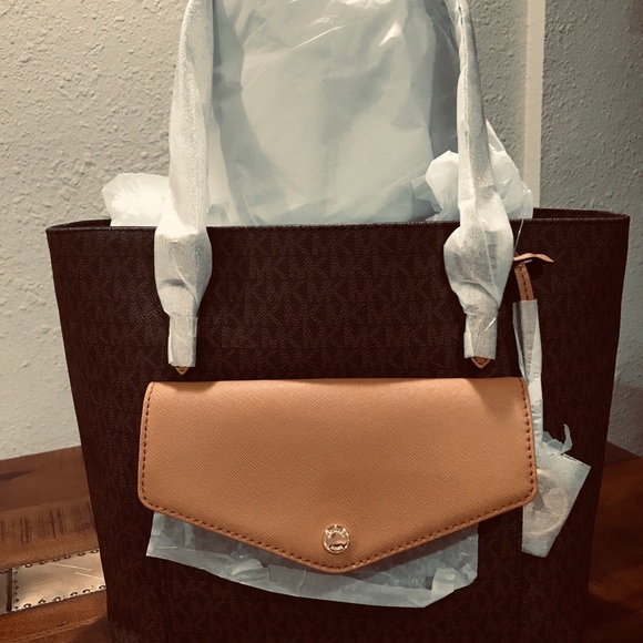 👜Michael Kors NS Jet Set with Large Fulton Clutch Zip  Wallet, Brown Acorn - Picture 9 of 15